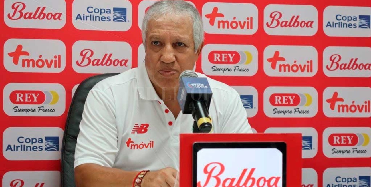 El "Tolo" Gallego, DT de Panamá, se rebajó el sueldo por la suspensión del fútbol