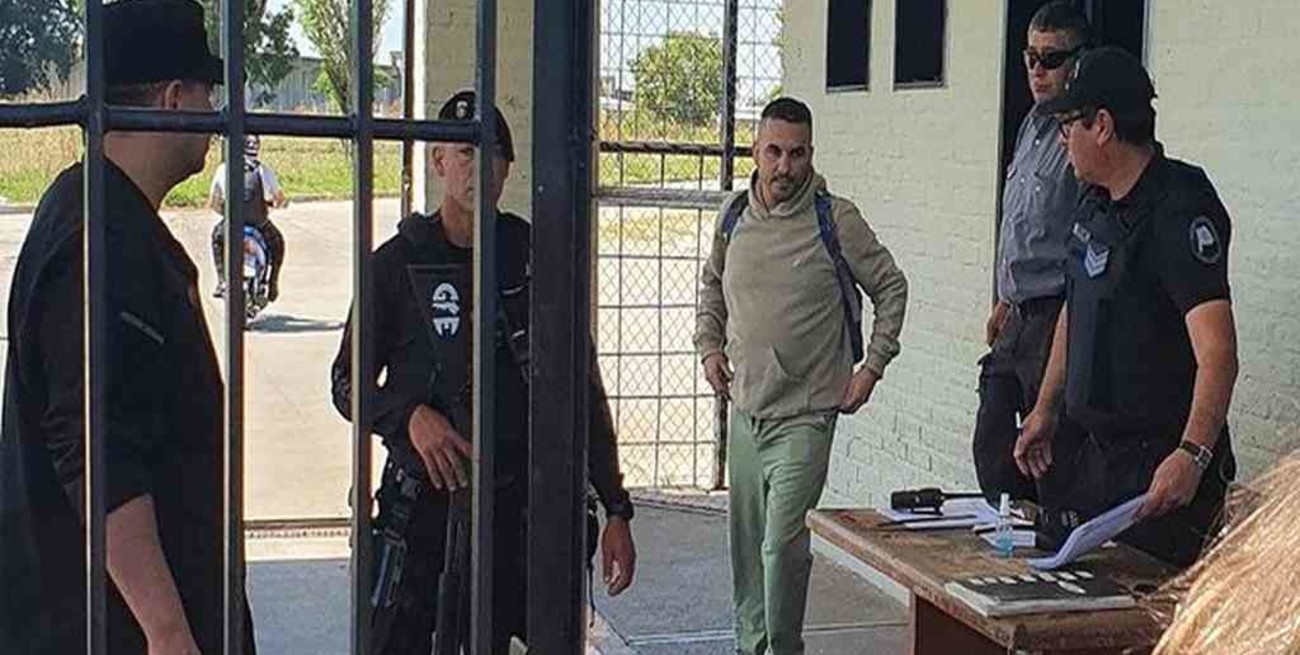 "No hay un día que no piense en pedirle perdón", dijo Tablado al abandonar la cárcel