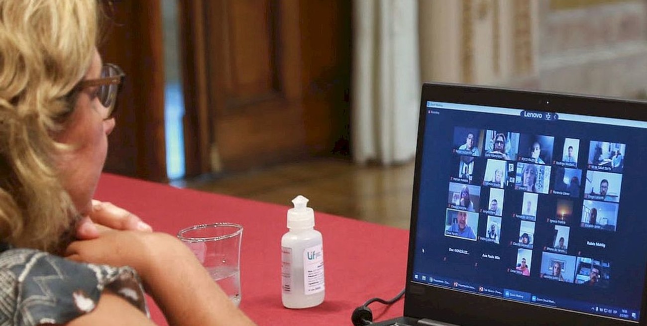 Perotti, Martorano y Corach analizaron la situación sanitaria con intendentes y presidentes comunales