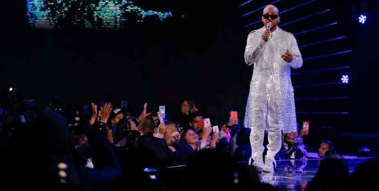 Ozuna despidió a Viña del Mar y se pronunció sobre las protestas: "Yo estoy con el pueblo"