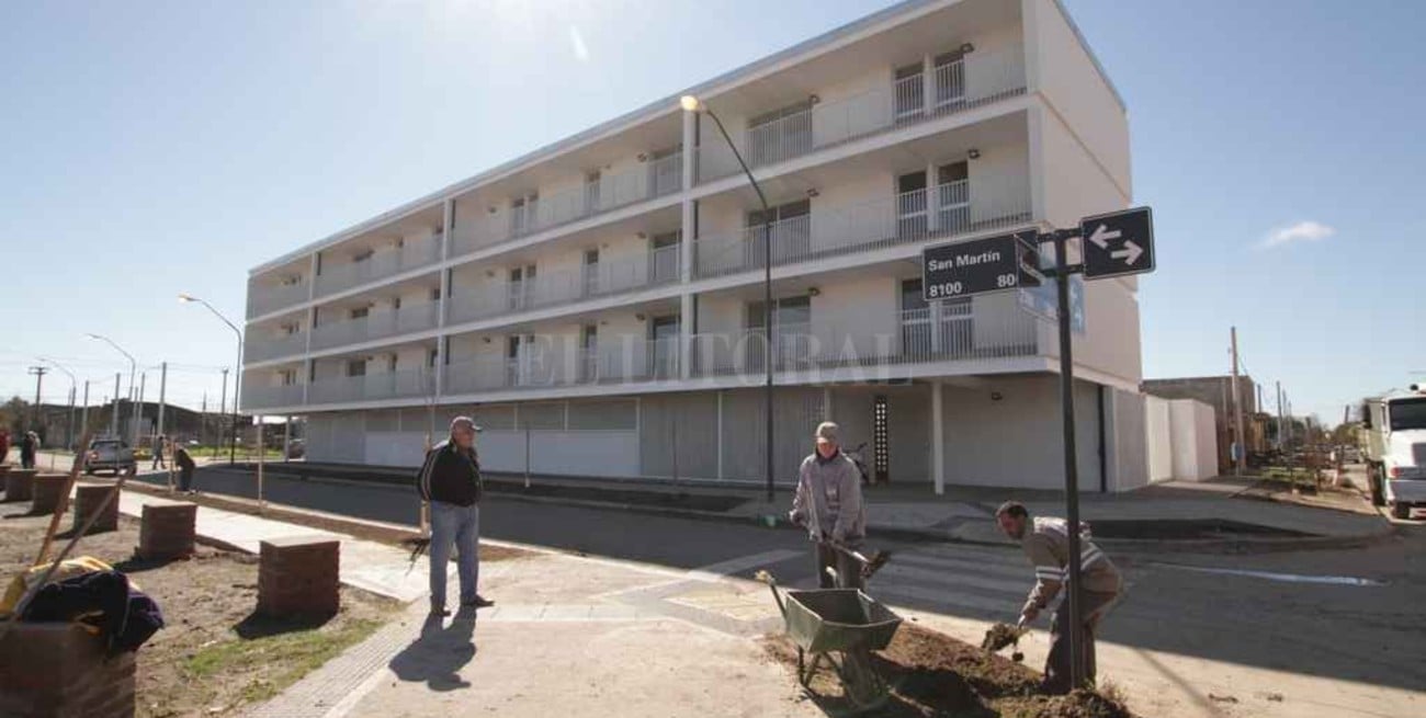 Se inaugura un complejo de viviendas financiado por Nación 
