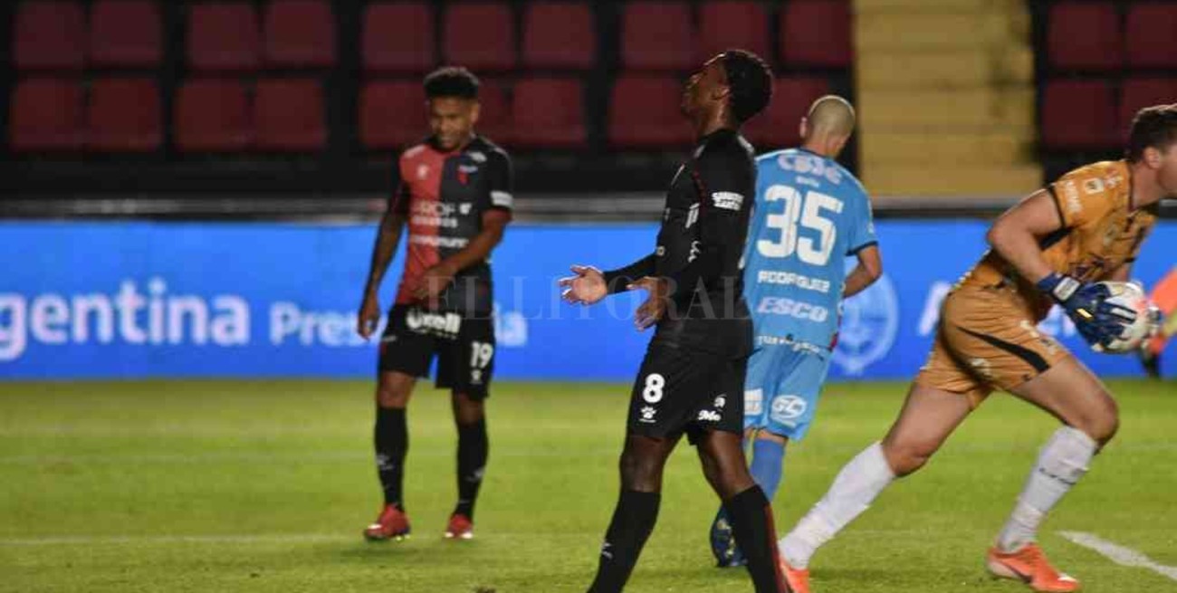 ¿Arriesgará Domínguez a Lértora, que está colgado de amarillas?