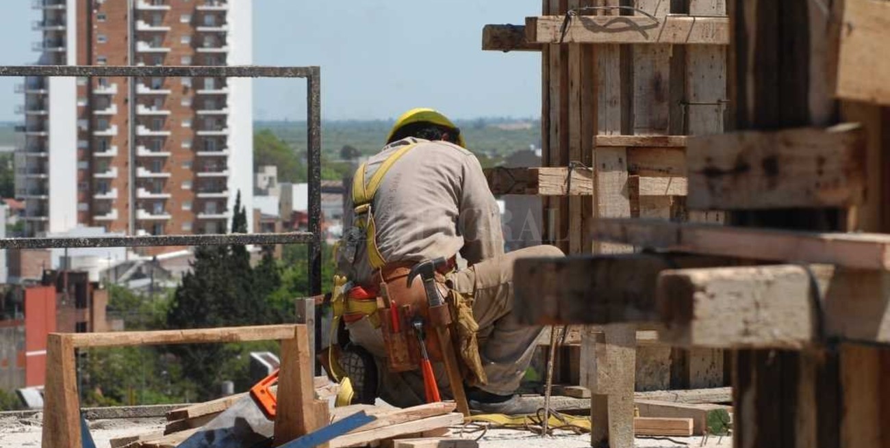 La tasa de desempleo bajó a 8,7 %