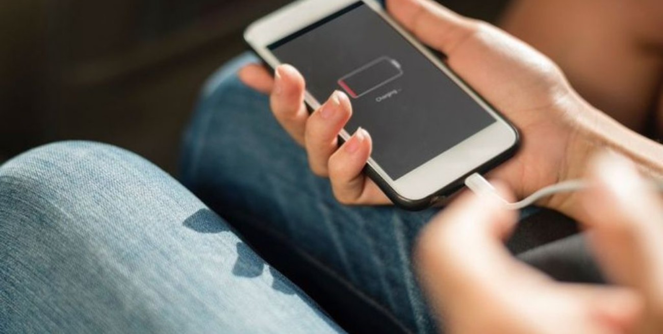 Impulsan que todos los teléfonos celulares tengan el mismo tipo de cargador