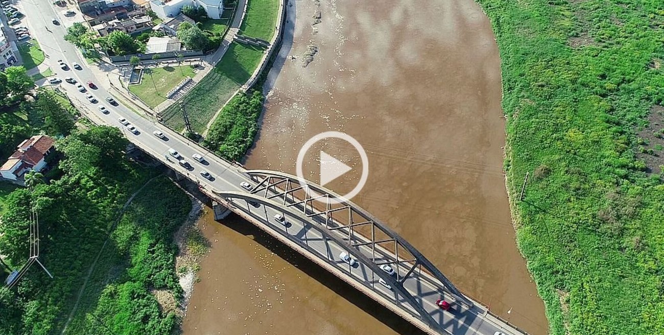 Desde el drone de El Litoral: la mortandad de peces en el río Salado