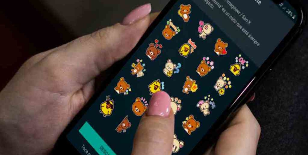 WhatsApp presenta los stickers animados y código QR para añadir contactos