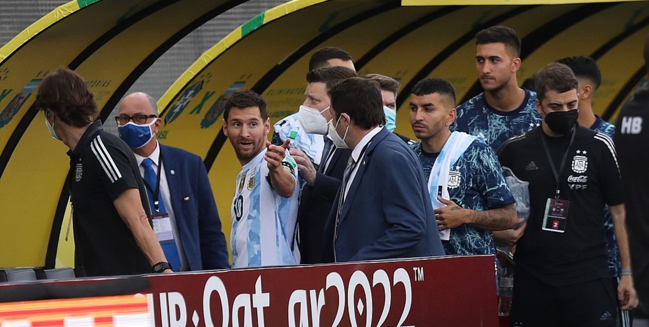 Brasil vs. Argentina fue suspendido por el ingreso de autoridades sanitarias