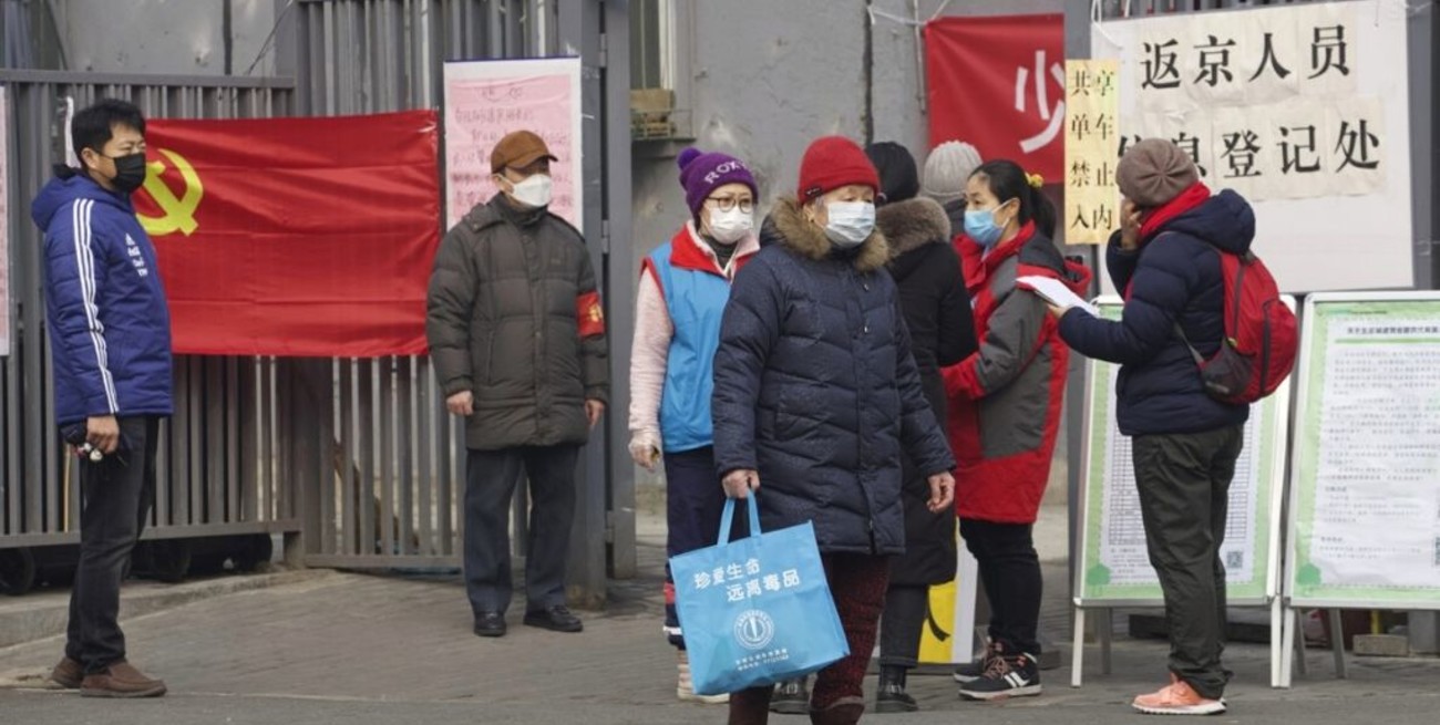 China advierte que la lucha al coronavirus continúa y aplaza exámenes de ingreso a la universidad