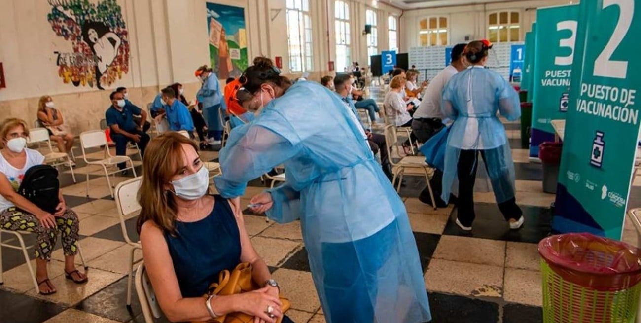 Reclaman que falta vacunar el 25% de los docentes en Córdoba