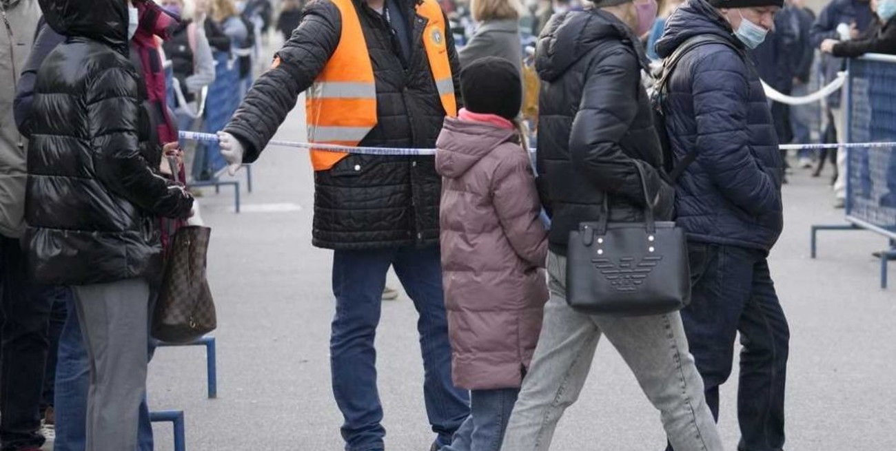 En Europa se agrava el brote de coronavirus y suman restricciones