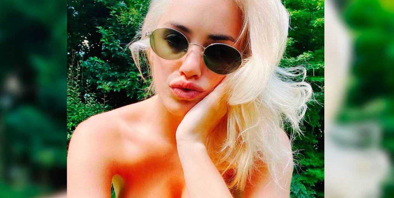 Lali Espósito se despidió del verano con un topless