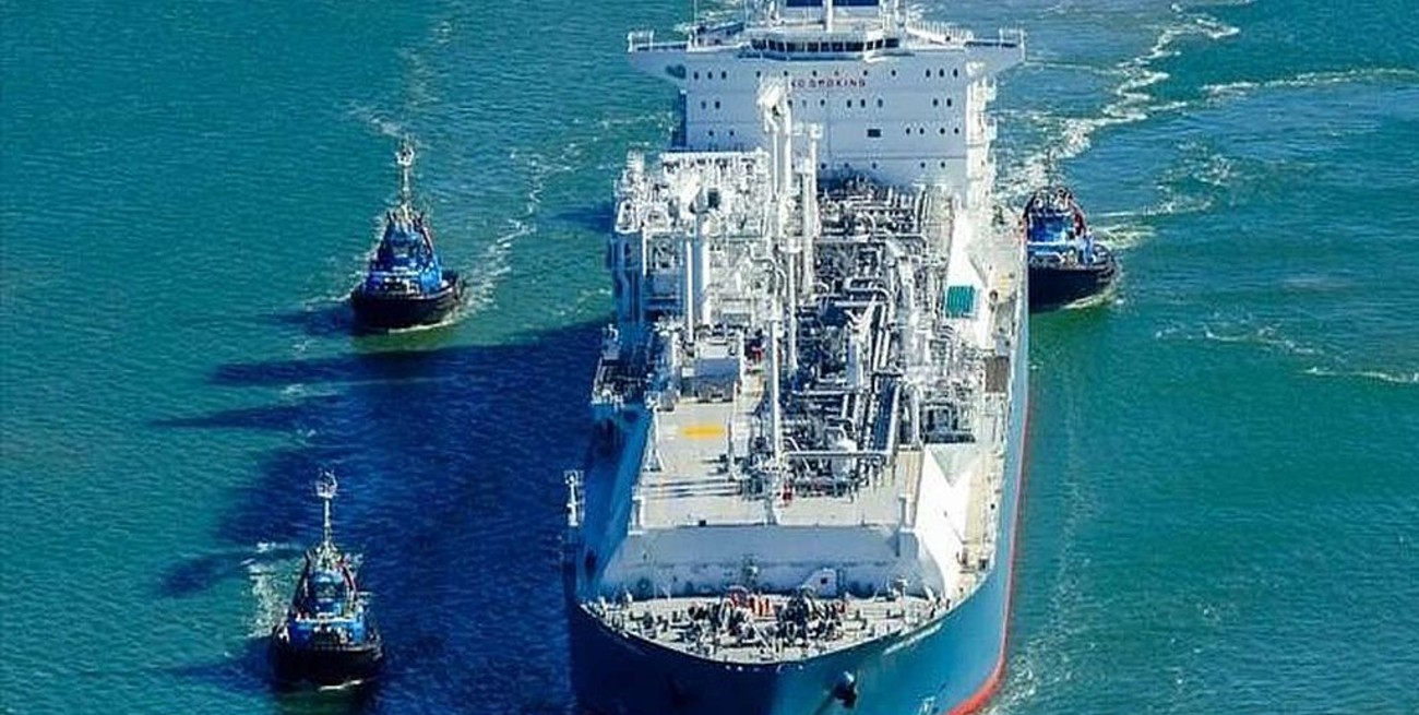 Remolcaron el buque que estaba encallado en el Río de la Plata y se desbloqueó el paso de barcos