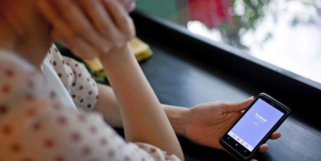 Córdoba: un joven a juicio por exigir imágenes íntimas a una mujer a través de redes sociales