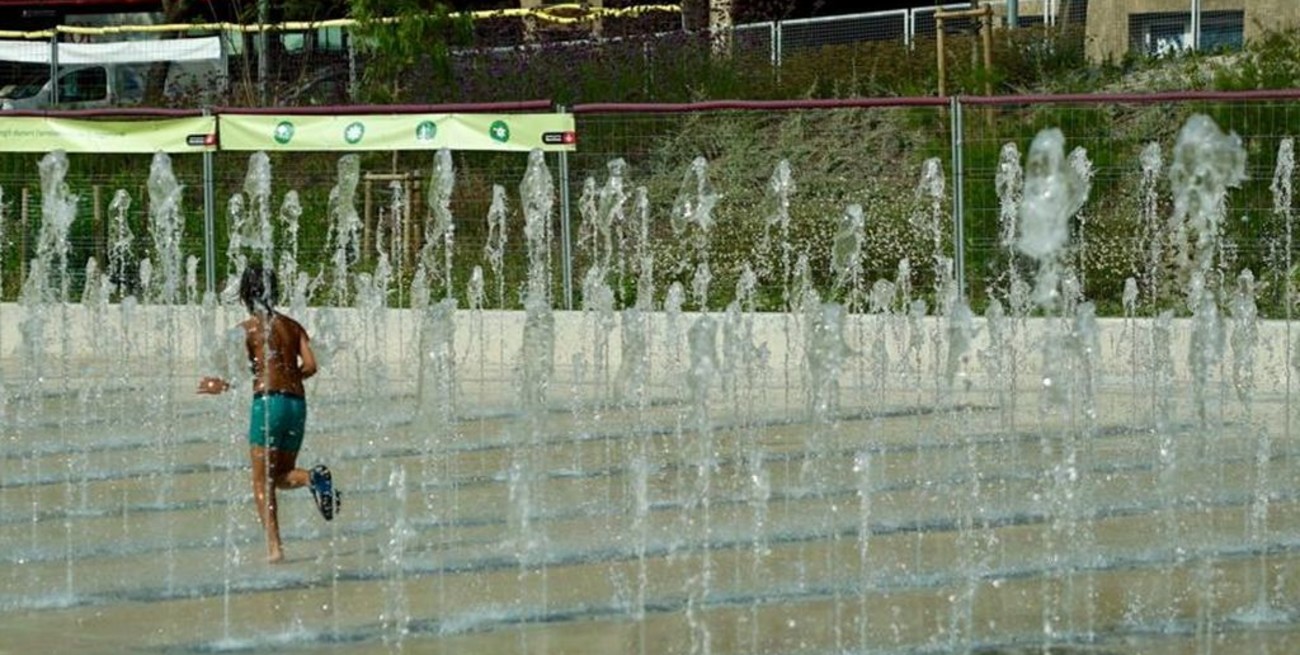 Barcelona: 71 personas enfermas por compartir una plaza húmeda contaminada