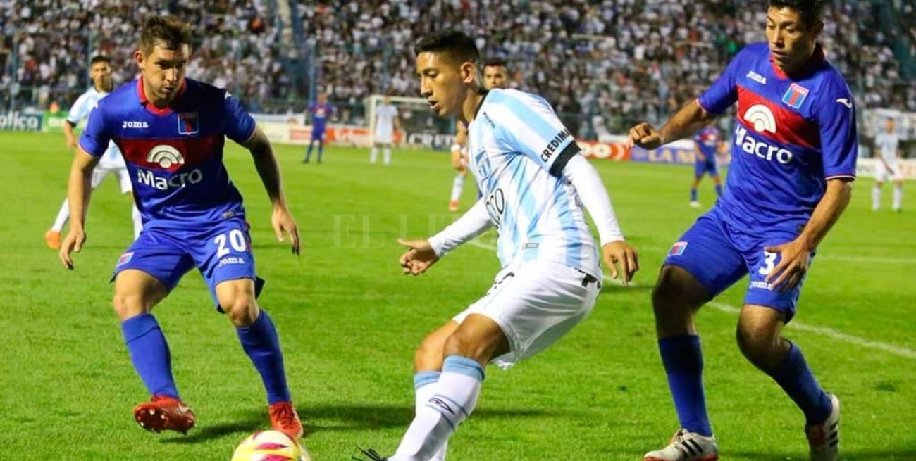 Atlético Tucumán ganó y es líder del torneo