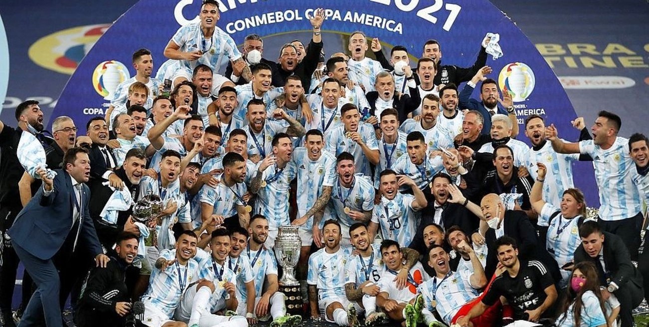 La copa, la copa, se mira y no se toca...