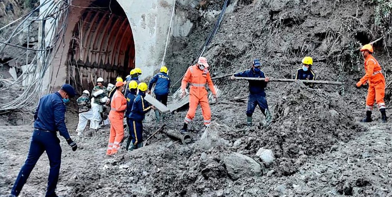 Desprendimiento en el Himalaya: ya se habla de 20 muertos y 117 desaparecidos