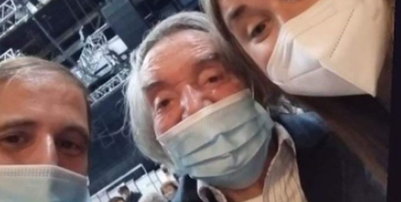 Carlitos Balá se vacunó contra el coronavirus