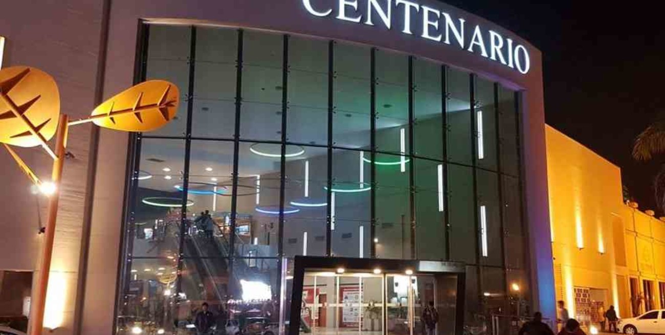 El shopping de Corrientes fue el primero en abrir sus puertas en el país