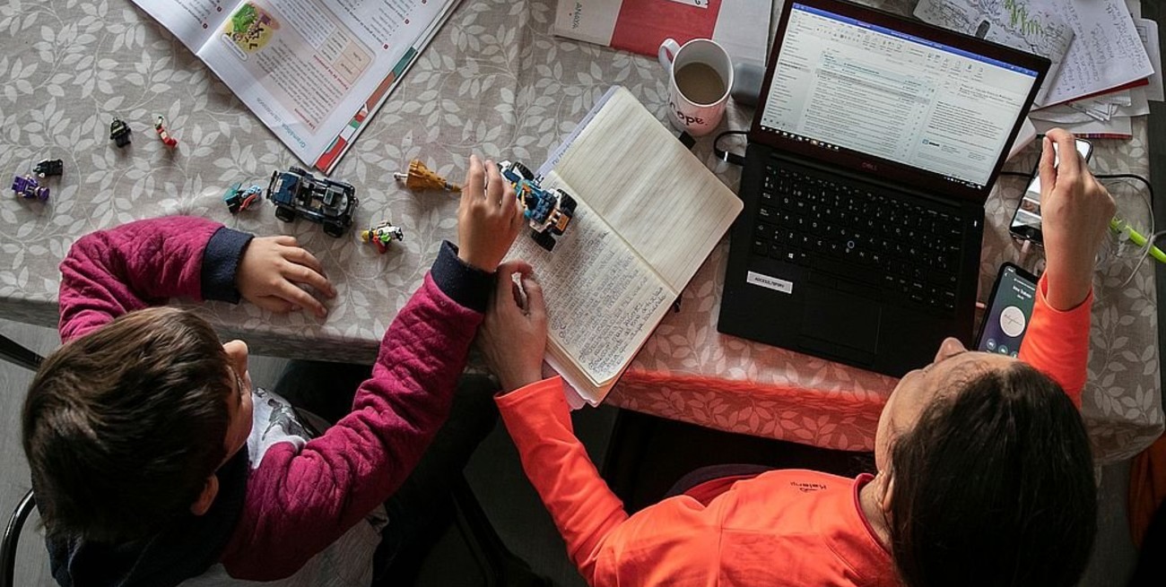 Otorgarán licencia laboral a padres cuyos hijos tengan clases a distancia   