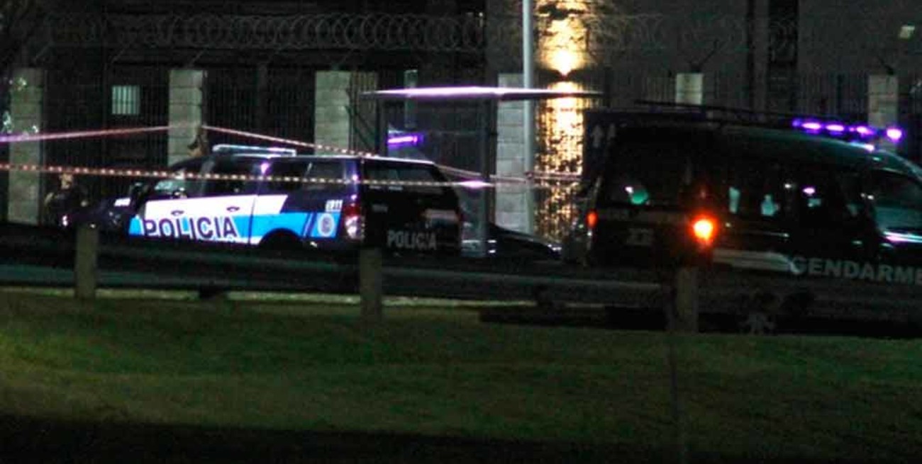 Un comisario de la Bonaerense muerto y dos federales heridos al enfrentarse a tiros