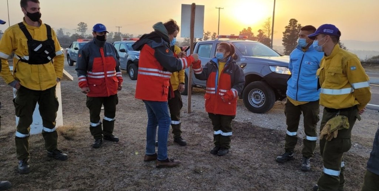 Con gran parte del fuego controlado, continúa el combate contra el incendio en Córdoba