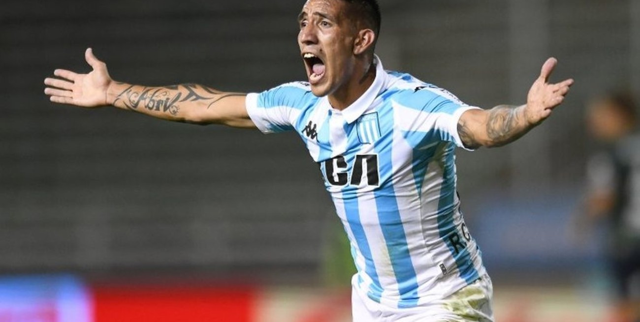 Centurión confirmó que jugará en Racing hasta el final del torneo