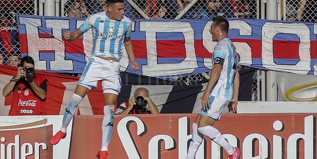 Racing mostró el oficio de campeón en su victoria ante San Lorenzo