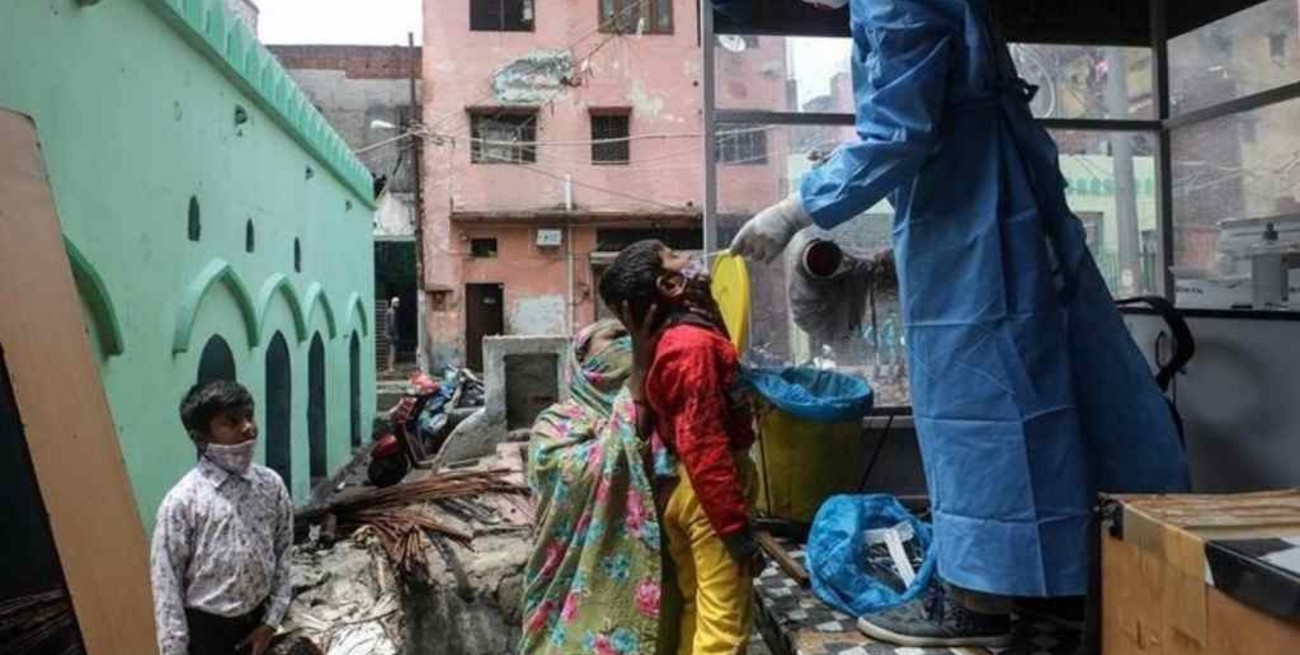 Más restricciones en el mundo para limitar la propagación de nuevas variantes del coronavirus  