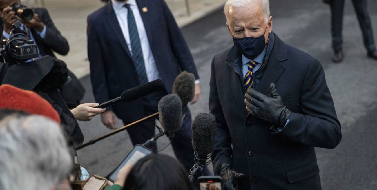 Biden prometió vacunar "a todos los estadounidenses que lo deseen" para finales de julio