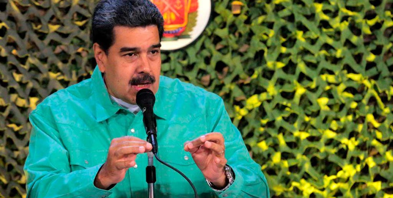 Maduro le pidió la renuncia a todos los ministros