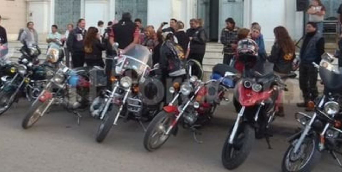 Motoqueros cristianos visitaron Esperanza