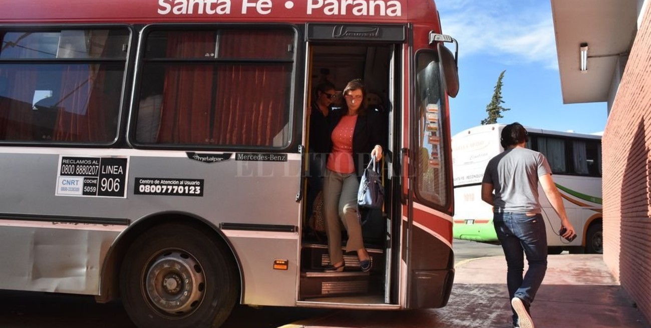 Un estudiante santafesino gasta cerca de  $ 1400 en colectivo para viajar a Paraná