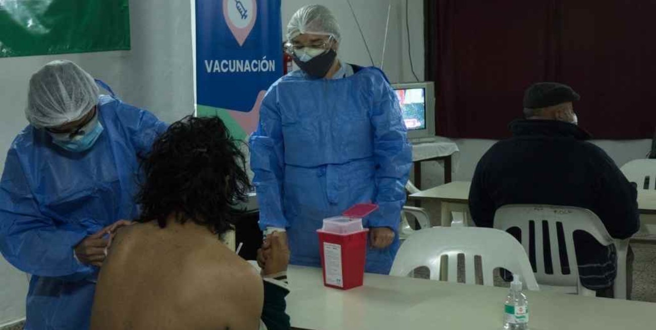 Vacunan a personas en situación de calle