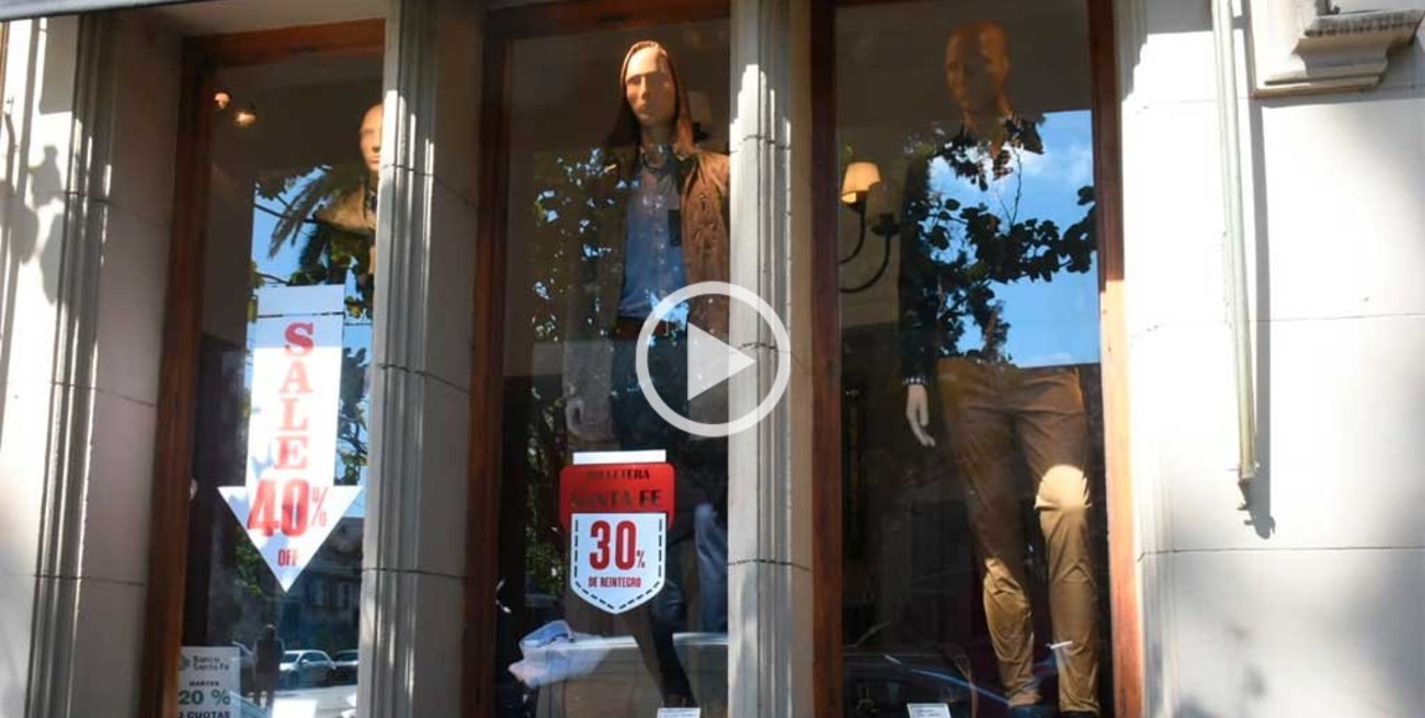 Video: así robaron un local de ropa en pleno bulevar Gálvez