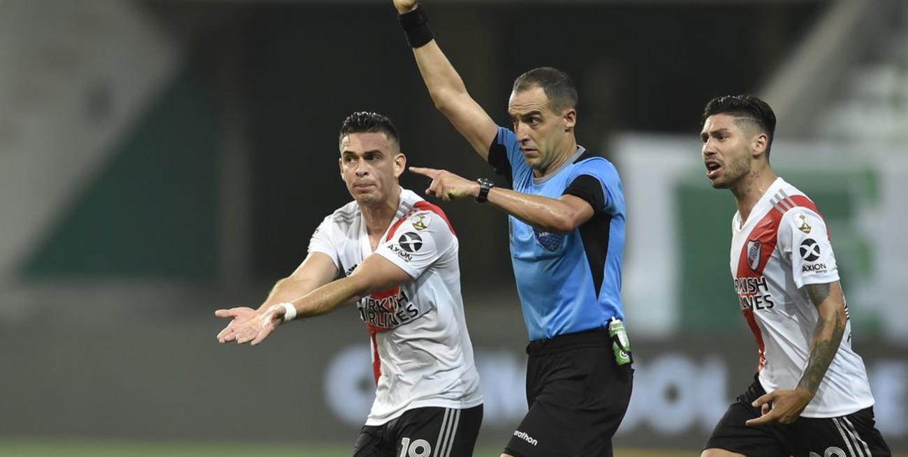 La Conmebol dio a conocer los audios del VAR en Palmeiras-River