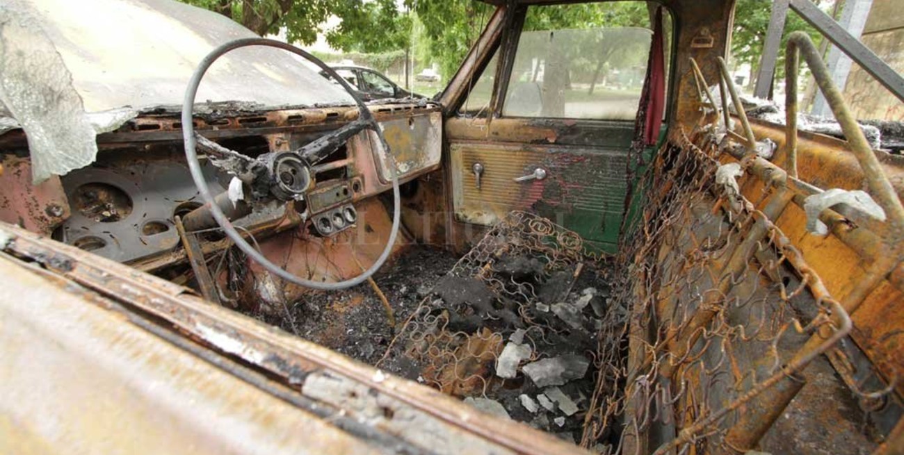Quemaron una camioneta en el norte de Santa Fe