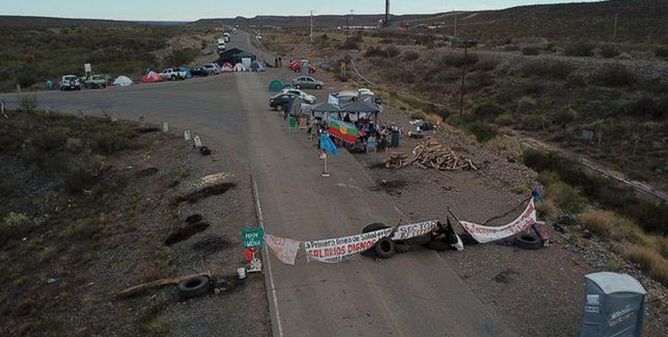 Neuquén: los sanitarios autoconvocados liberaron Vaca Muerta, pero cortan La Angostura