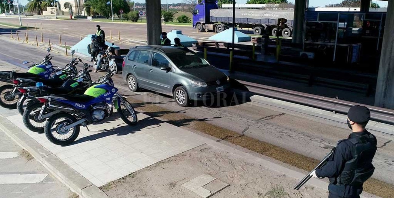 Exigen hisopado negativo a quienes ingresen a Santa Fe vía Paraná