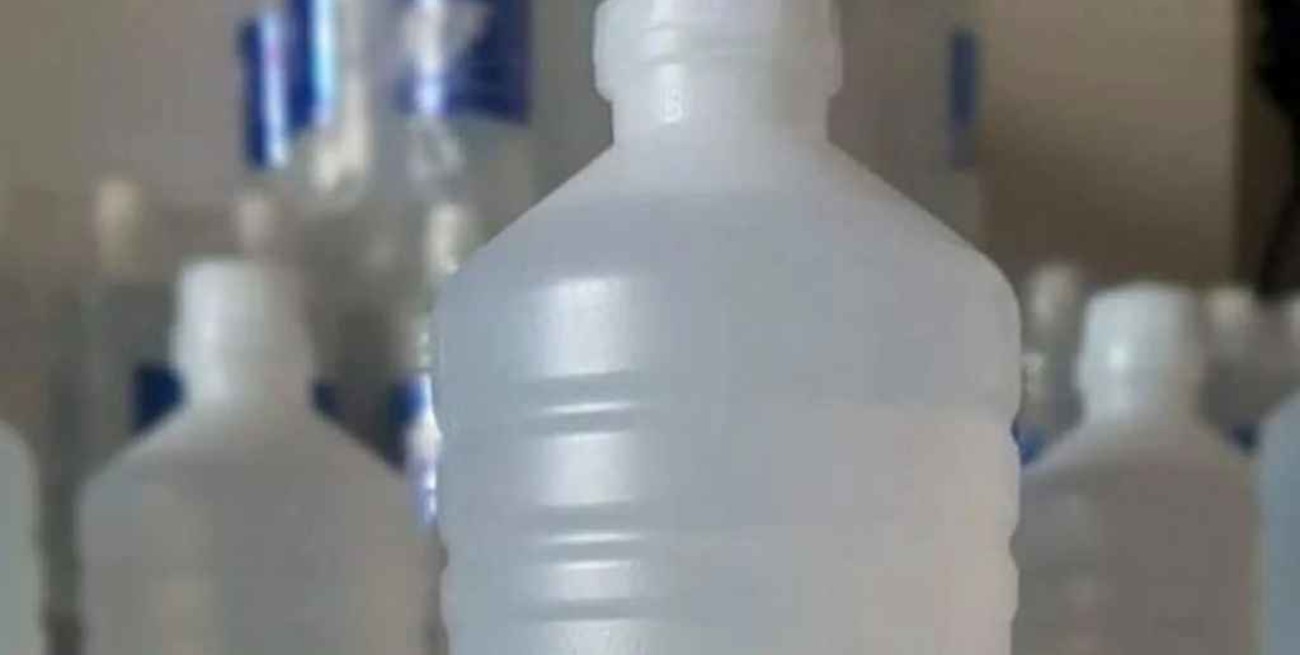 ANMAT prohibió la venta de dos marcas de alcohol etílico  
