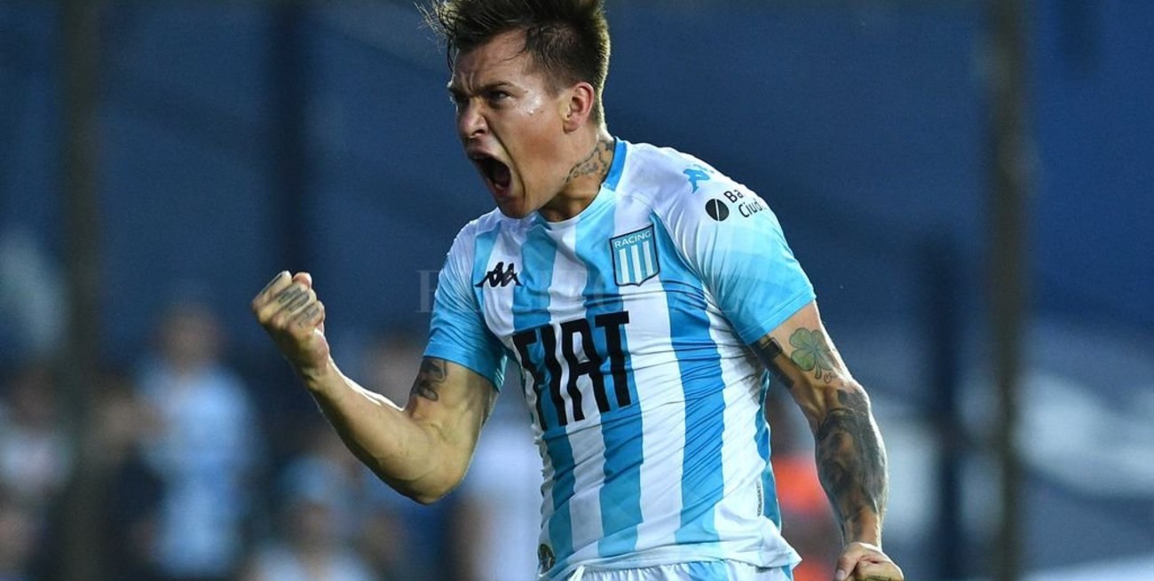 Racing venció a Huracán y se prendió arriba
