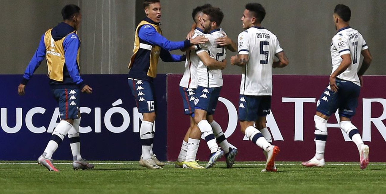 Vélez consiguió un triunfo clave ante Unión La Calera