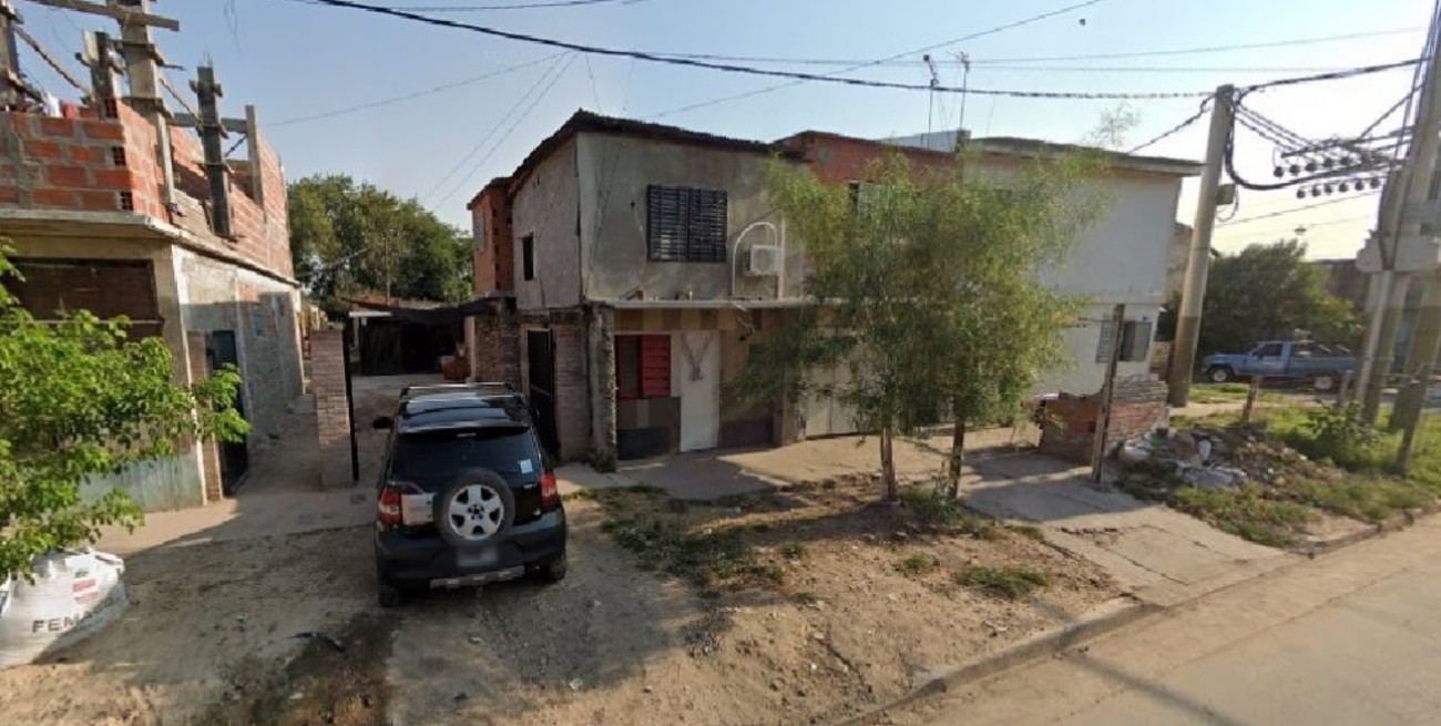 Rosario: acribillan a balazos a un joven en la puerta de su casa
