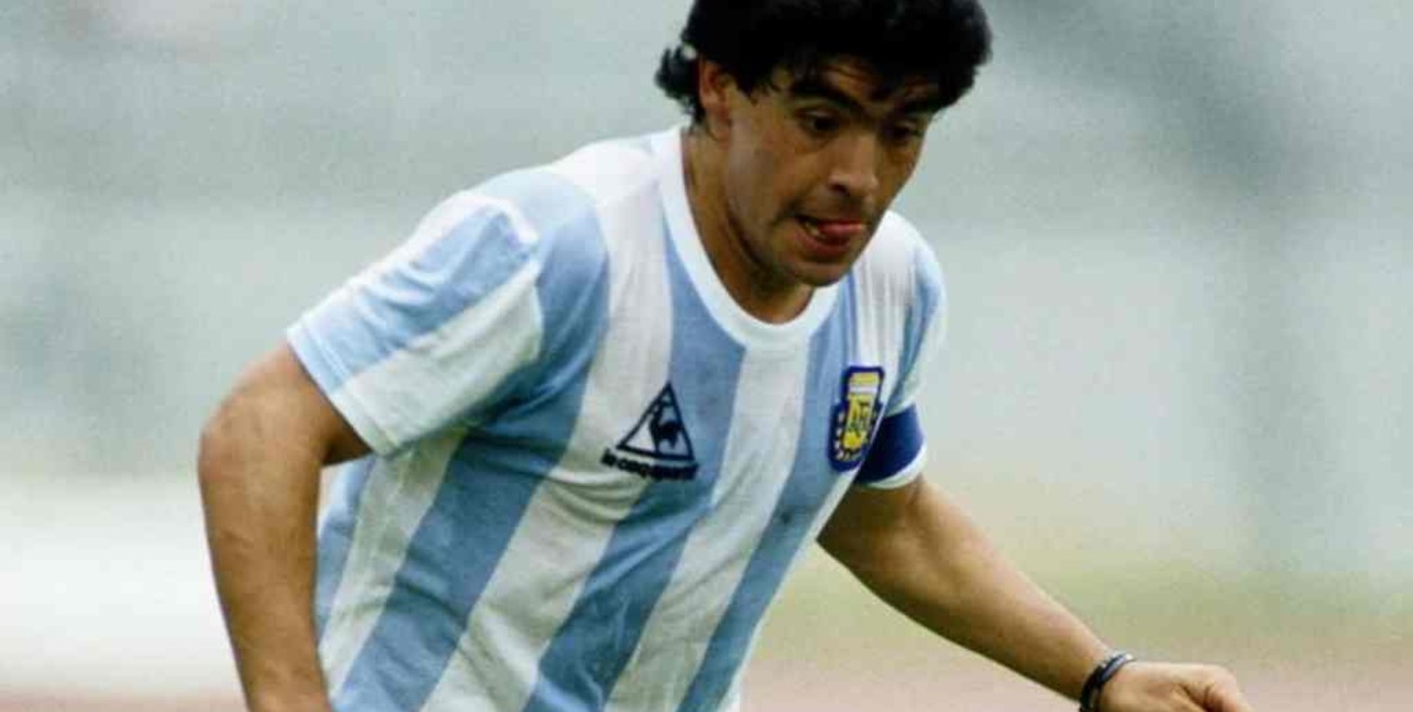 Maradona: "La 10 va a ser siempre mía"