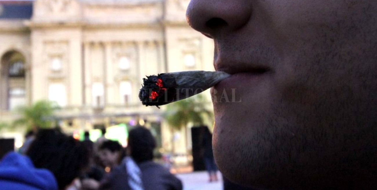 Tener un hijo adicto: la lucha a brazo partido de dos madres 