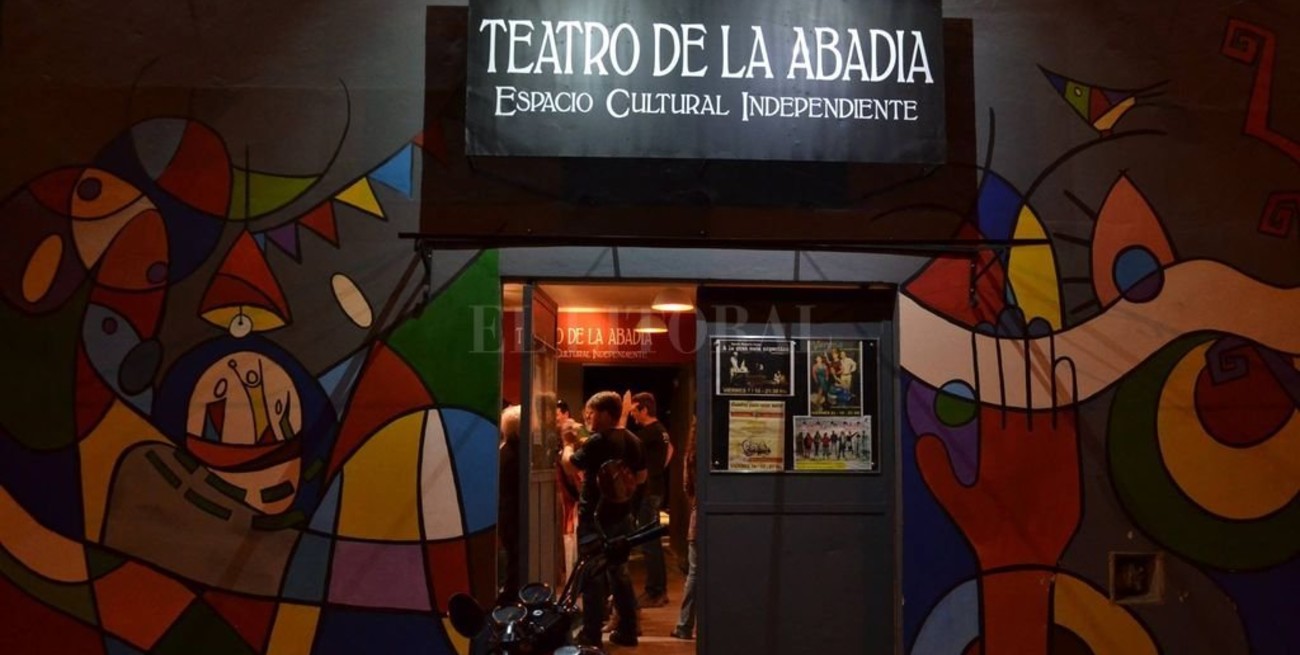 El patio de leña de una panadería que se convirtió en hogar de la familia teatral