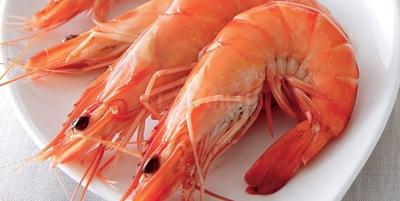 Alertan sobre el peligro de comer la cabeza de los mariscos