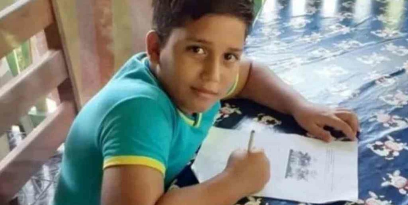 Brasil: un niño de 11 años murió mientras jugaba con un celular que se estaba cargando