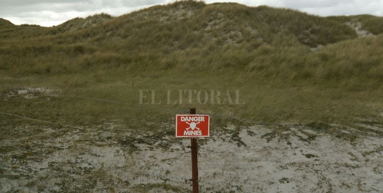 Buscan establecer si hay restos de soldados argentinos enterrados en la zona de Caleta Trulla, en las Malvinas