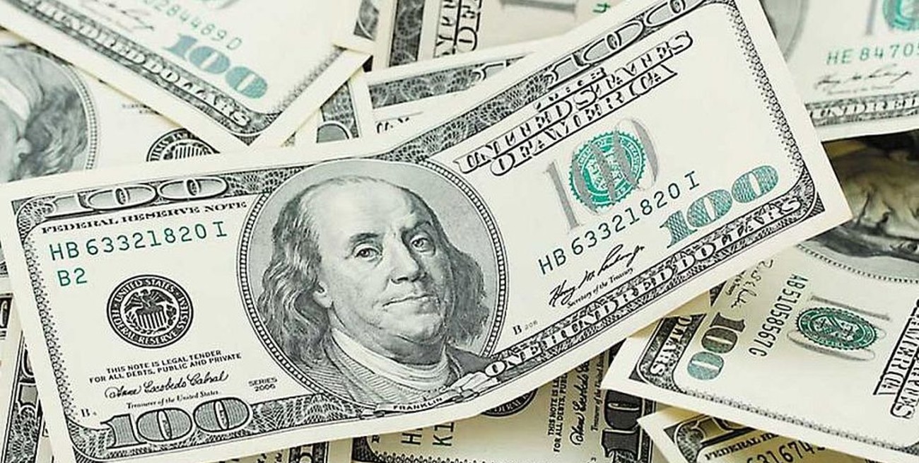 El dólar oficial cerró a $ 69,31 y el contado con liquidación avanzó 4%, a $ 117,04